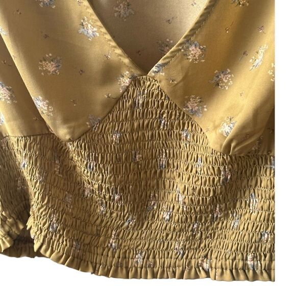 URBAN OUTFITTERS Blouse 📦  - Picture 3 of 9